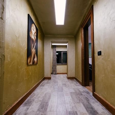 Madison Lake Villa 발로테슈티 외부 사진
