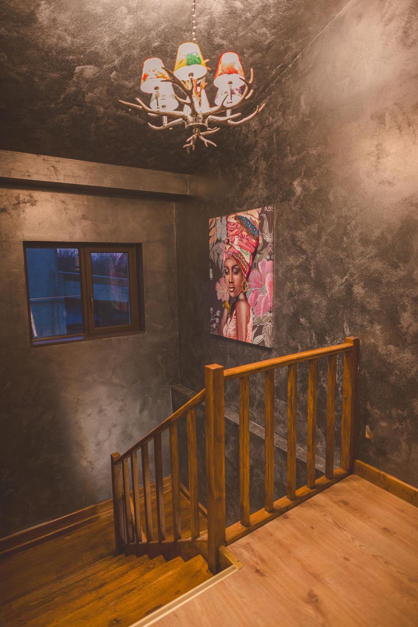 Madison Lake Villa 발로테슈티 외부 사진