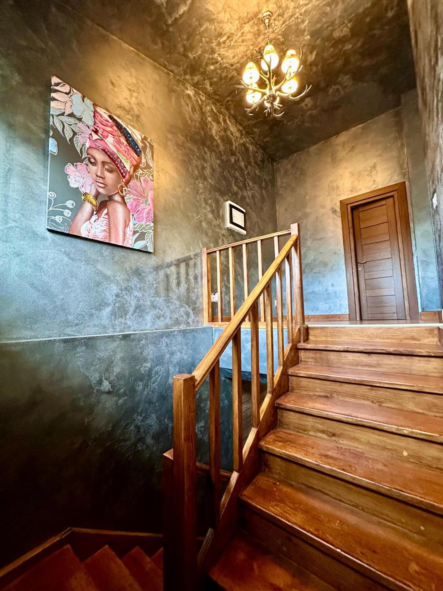 Madison Lake Villa 발로테슈티 외부 사진