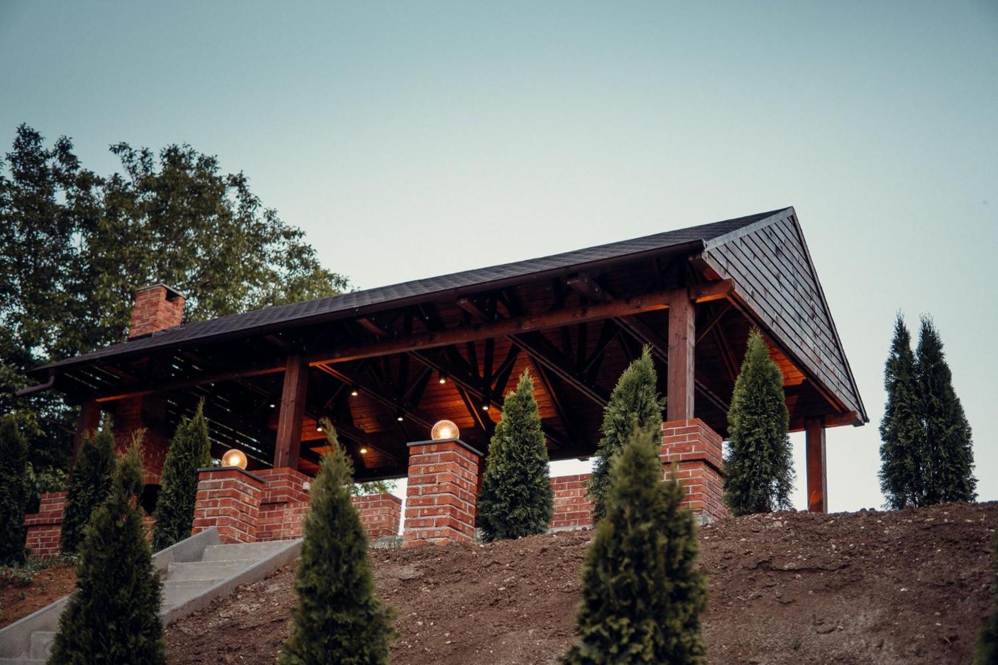 Madison Lake Villa 발로테슈티 외부 사진