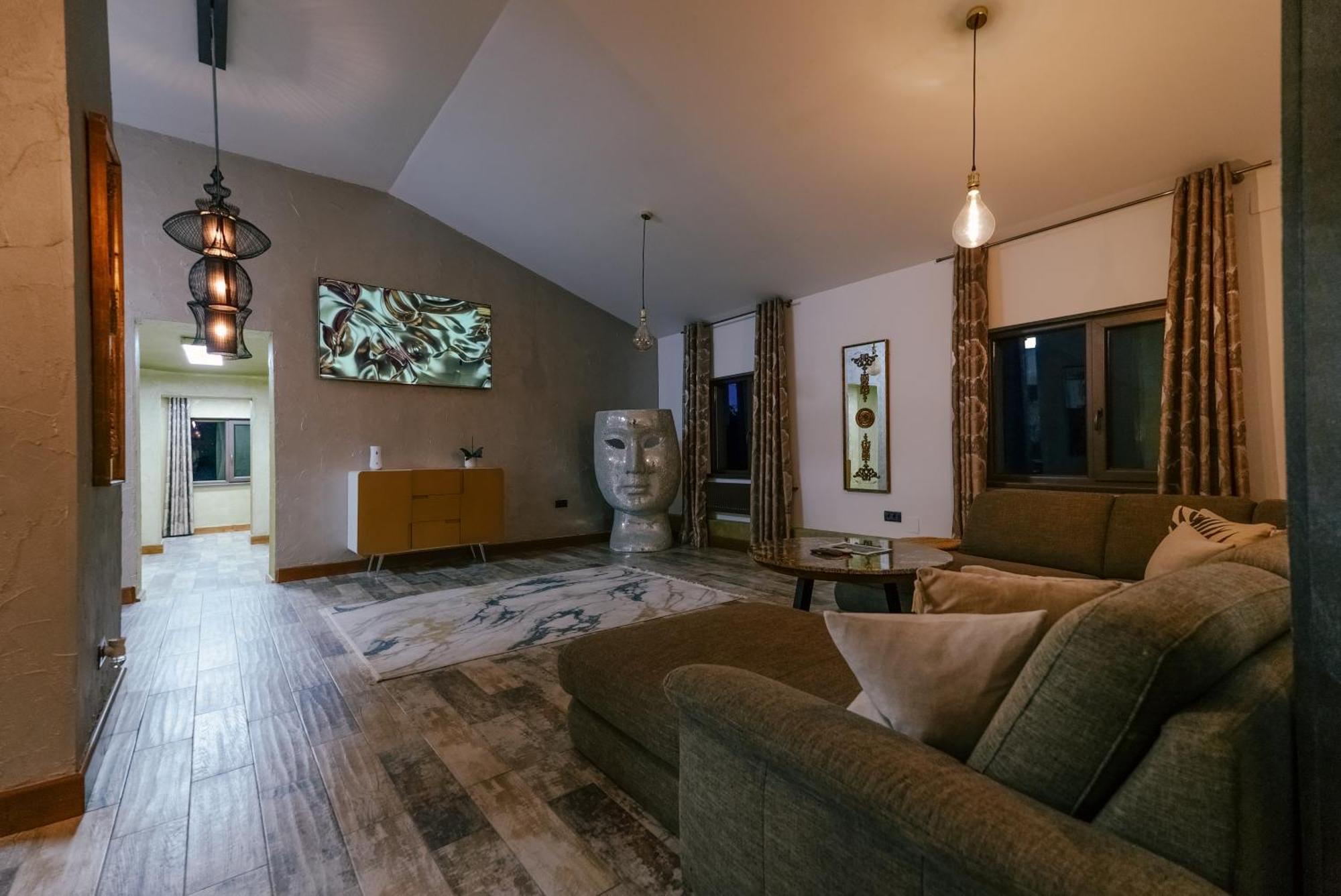 Madison Lake Villa 발로테슈티 외부 사진